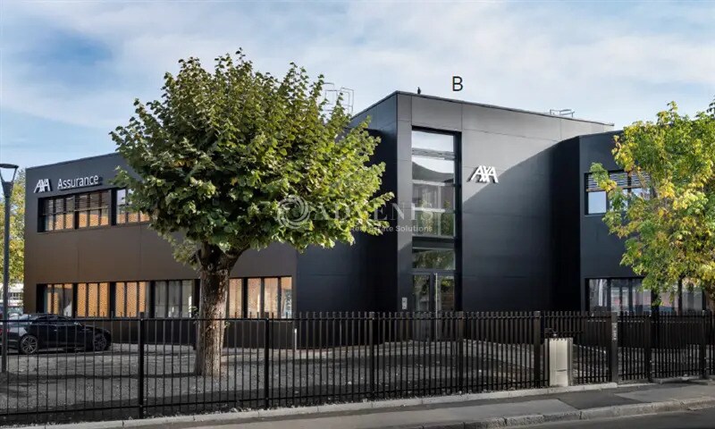 Bureau dans Villefranche-sur-Saône à louer - Photo du bâtiment - Image 1 de 12