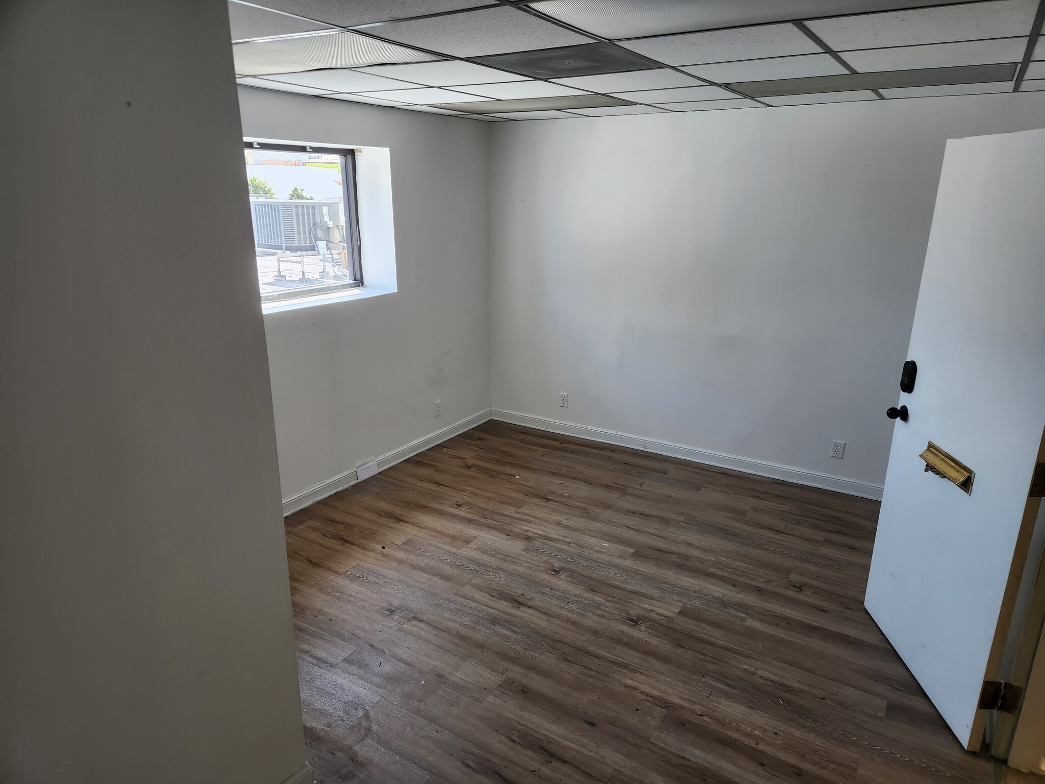 100 S Dixie Hwy, West Palm Beach, FL for lease Interior Photo- Image 1 of 2