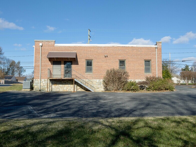 2306 Columbia Ave, Lancaster, PA à louer - Photo du bâtiment - Image 3 de 5