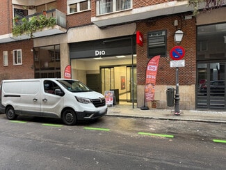 Plus de détails pour Multi-résidentiel à vendre