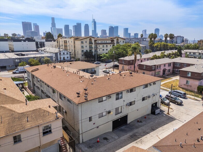 1911 W 2nd St, Los Angeles, CA à vendre - Photo du bâtiment - Image 3 de 25