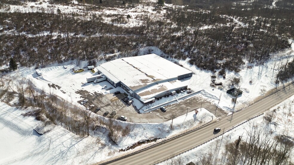 850 Eisenhower Blvd, Johnstown, PA à vendre - Photo du bâtiment - Image 2 de 35