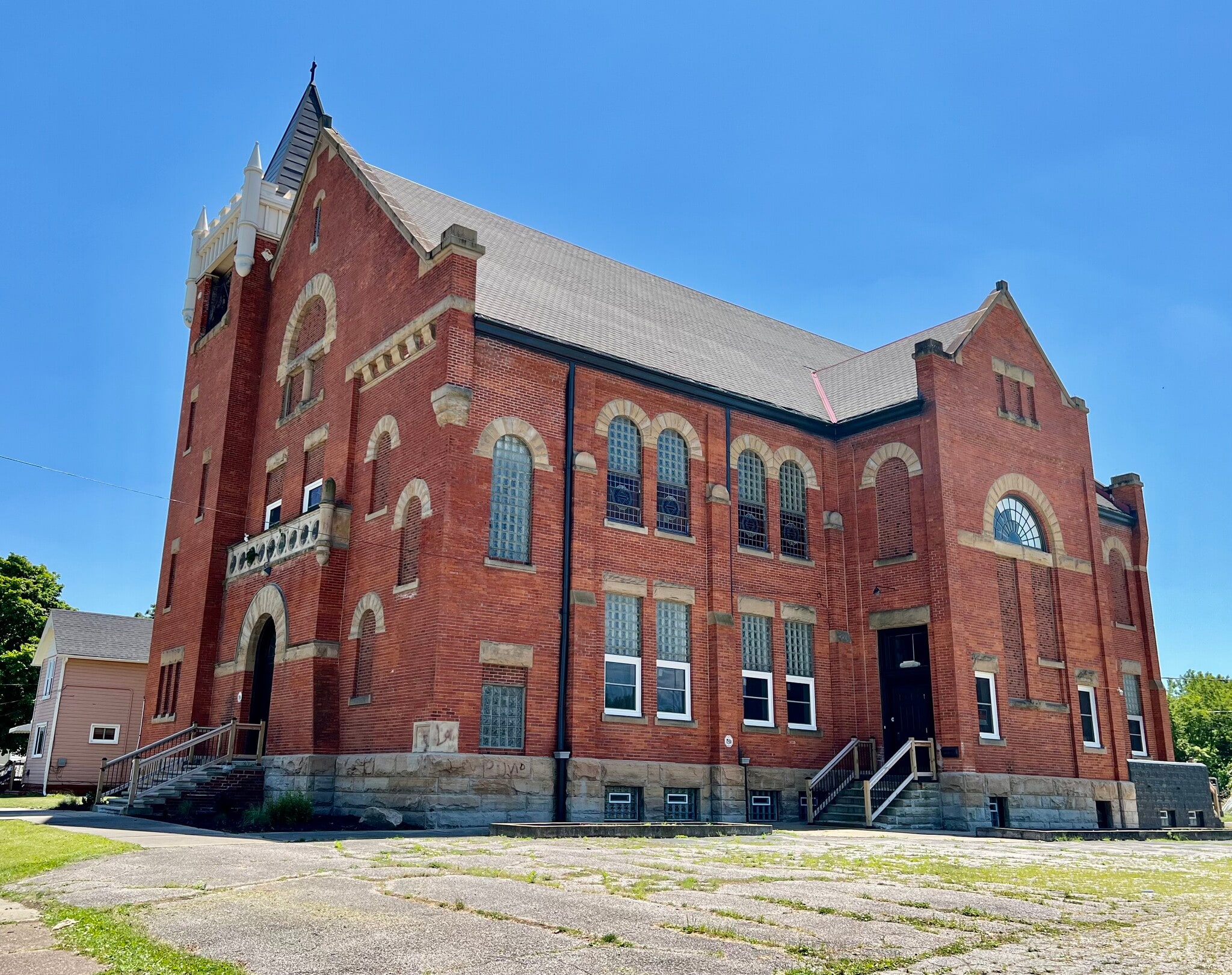 1548 Reid Ave, Lorain, OH for sale Primary Photo- Image 1 of 30