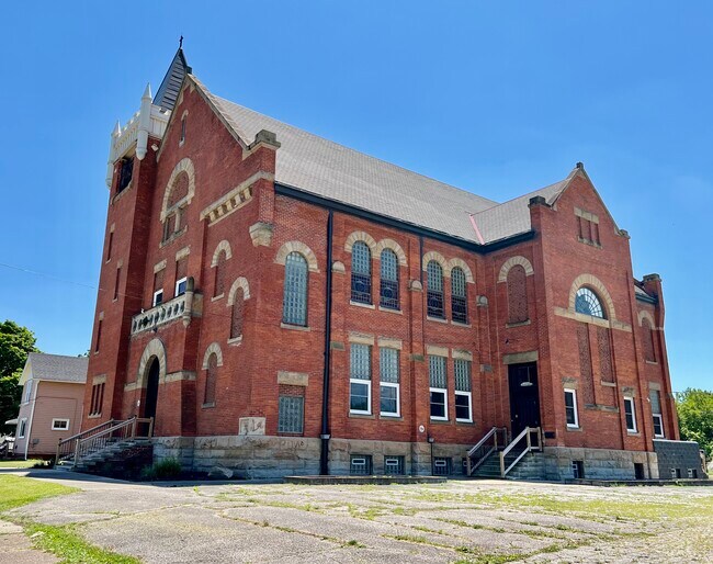 More details for 1548 Reid Ave, Lorain, OH - Multifamily for Sale