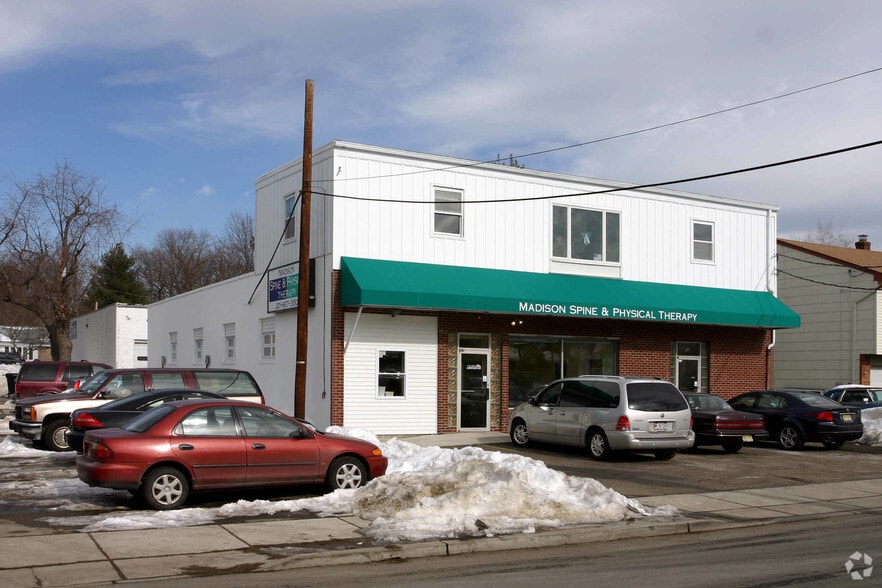 219 Richmond Ave, New Milford, NJ for lease - Primary Photo - Image 1 of 2