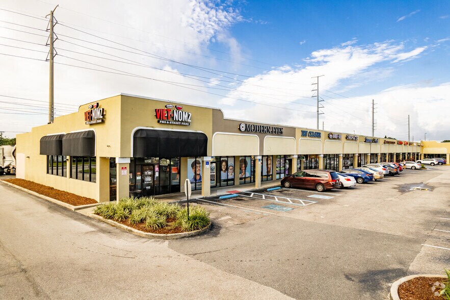 11750-11790 E Colonial Dr, Orlando, FL for lease - Building Photo - Image 1 of 5