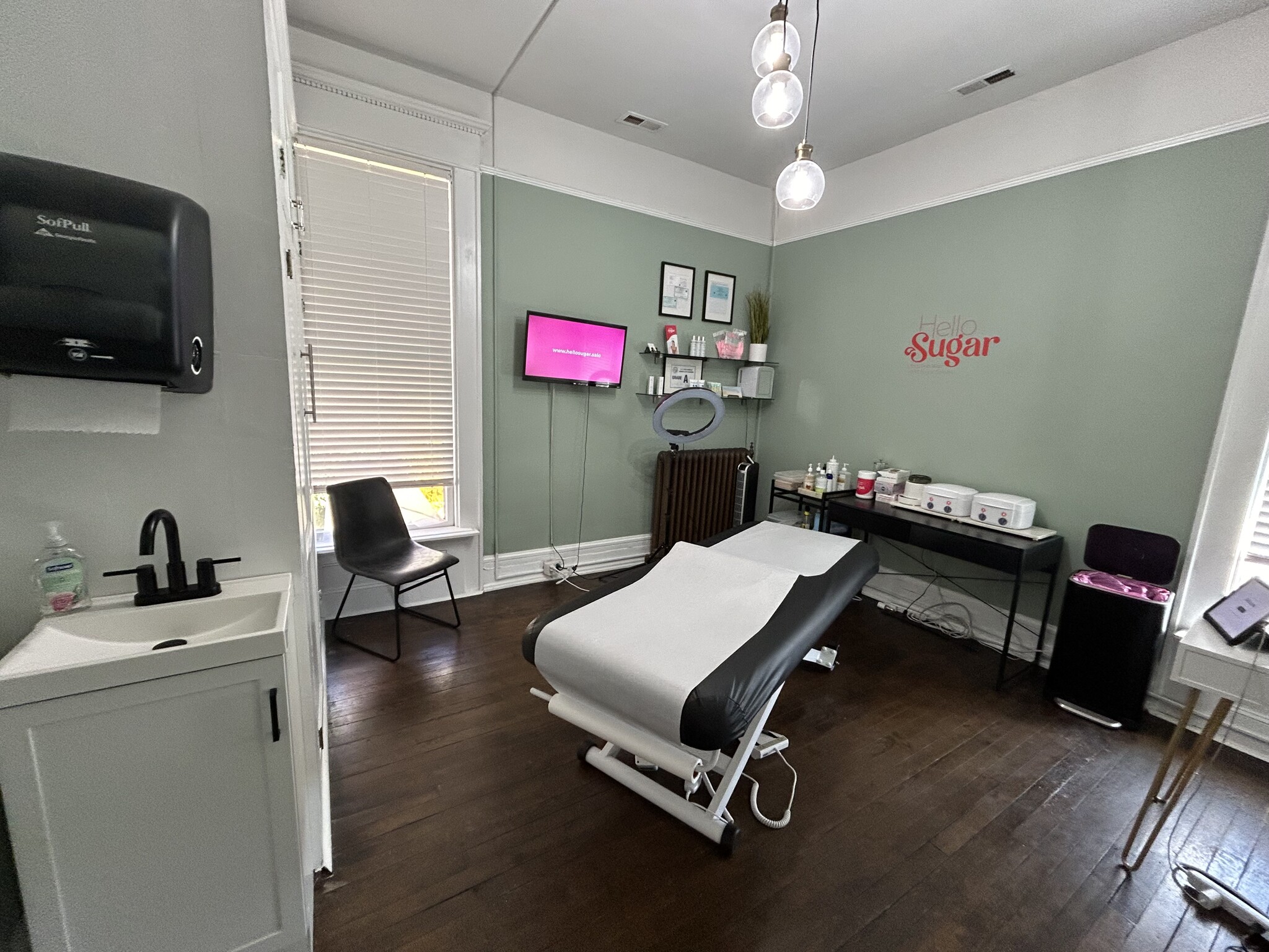 952 W Fourth St, Winston-Salem, NC for lease Interior Photo- Image 1 of 1