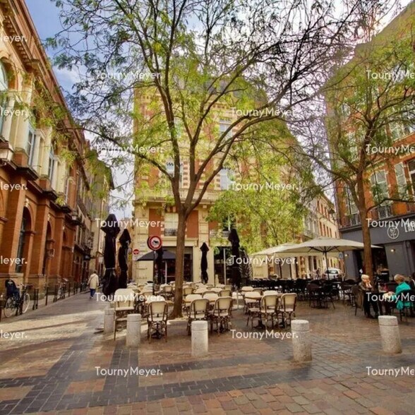 Retail in Toulouse for lease - Building Photo - Image 1 of 5