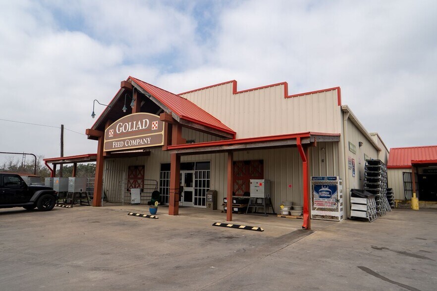 610 E End St, Goliad, TX à vendre - Photo du bâtiment - Image 2 de 41