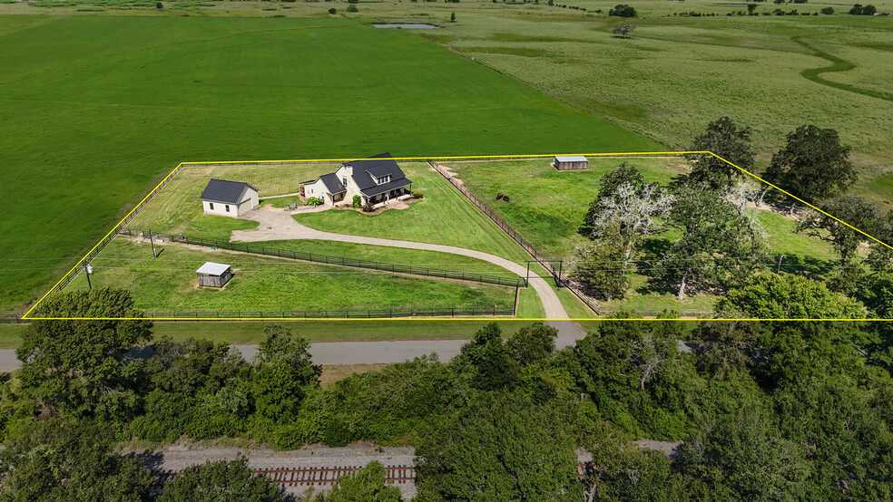 24011 Old Howth Rd, Hempstead, TX for sale - Primary Photo - Image 1 of 12