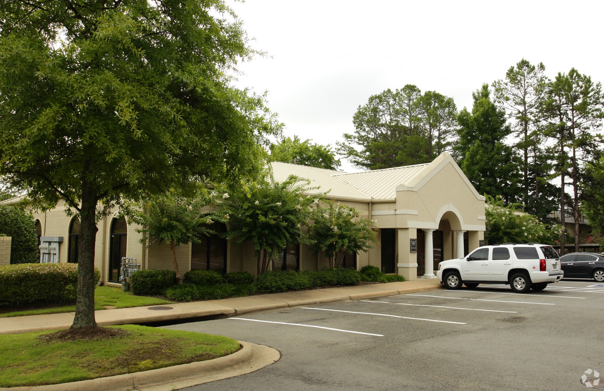 11809 Hinson Rd, Little Rock, AR for lease Building Photo- Image 1 of 4