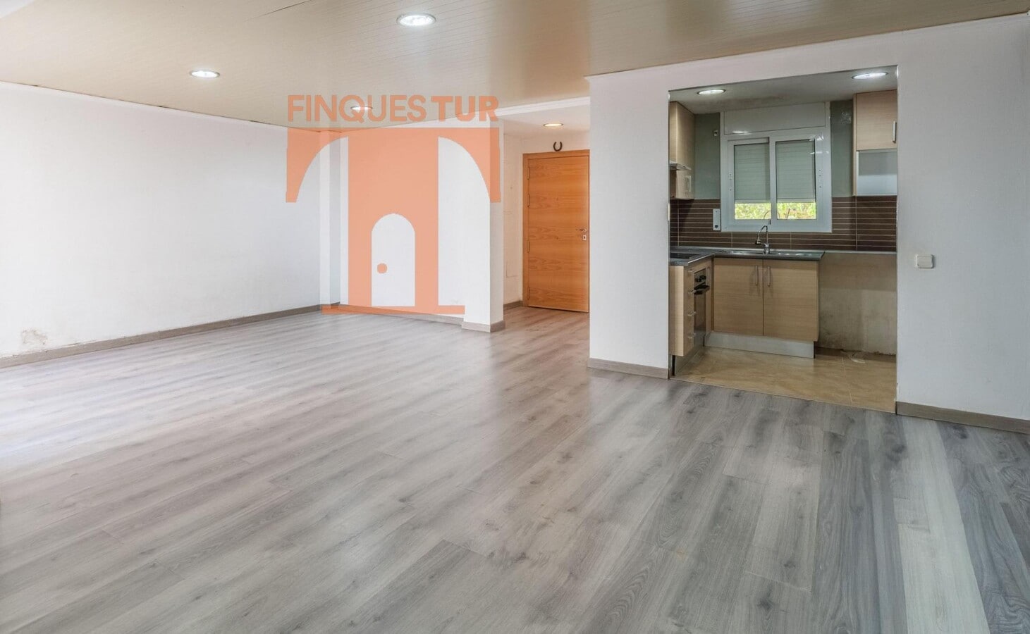 Palafolls, BAR 08389 - Unit 1 - - Interior Photo - Image 2 of 12