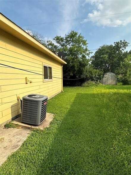 9805 Dulcimer St, Houston, TX for sale - Building Photo - Image 3 of 5