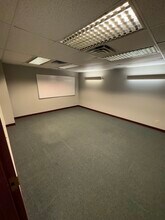 750 2nd St NE, Hopkins, MN for lease Interior Photo- Image 2 of 7