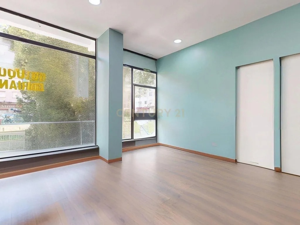 Retail in Alcalá de Henares, Madrid for lease Interior Photo- Image 1 of 3