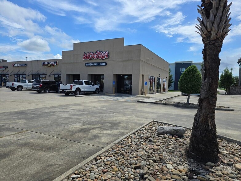 2706 S Cabela's Pky, Gonzales, LA for lease - Building Photo - Image 2 of 15