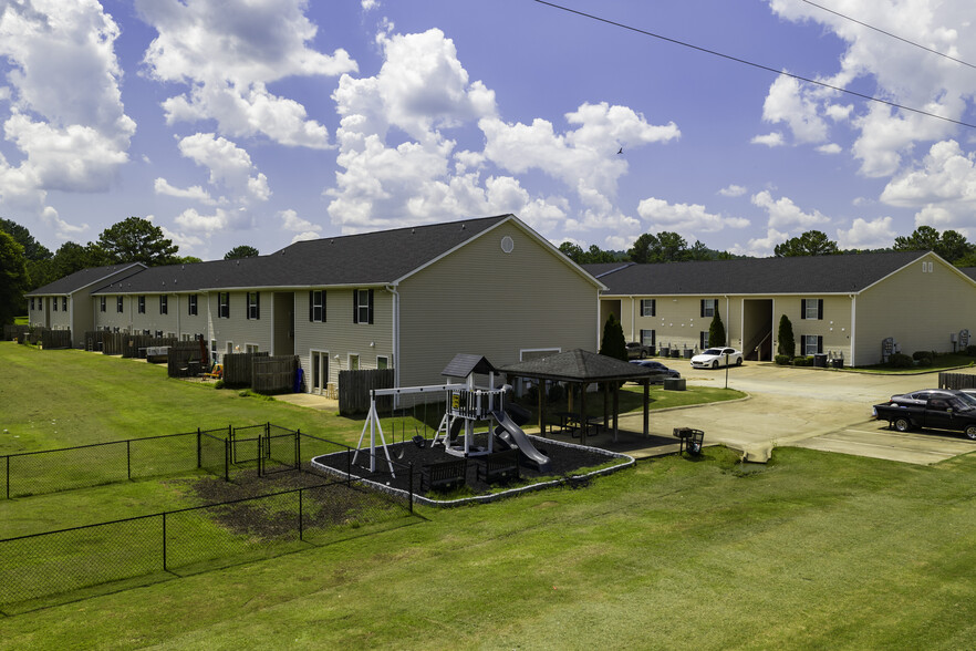 2301 Motes Rd, Sylacauga, AL for sale - Building Photo - Image 2 of 11
