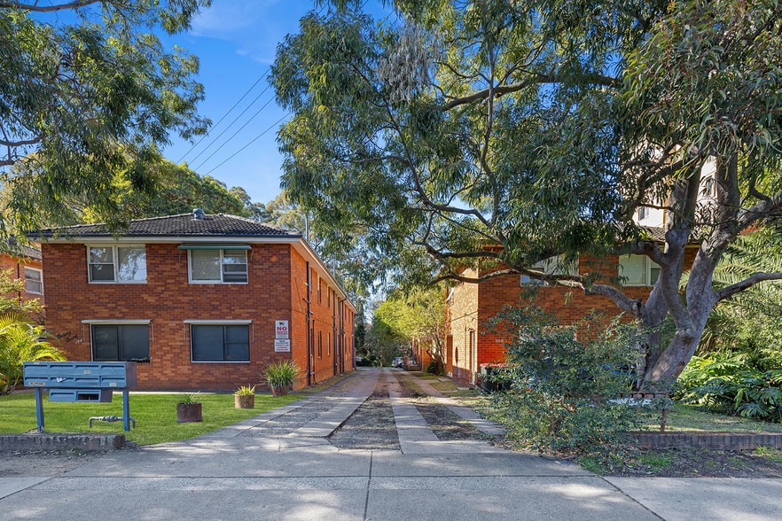 164-166 Willarong Rd, Caringbah for sale - Primary Photo - Image 1 of 5
