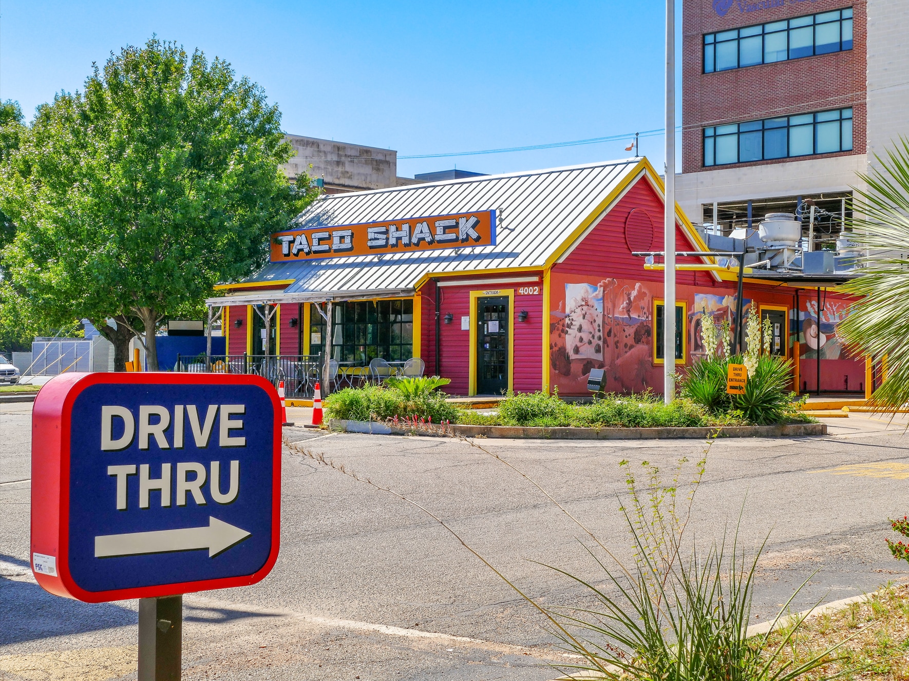 4000 N Lamar Blvd, Austin, TX for lease Building Photo- Image 1 of 12