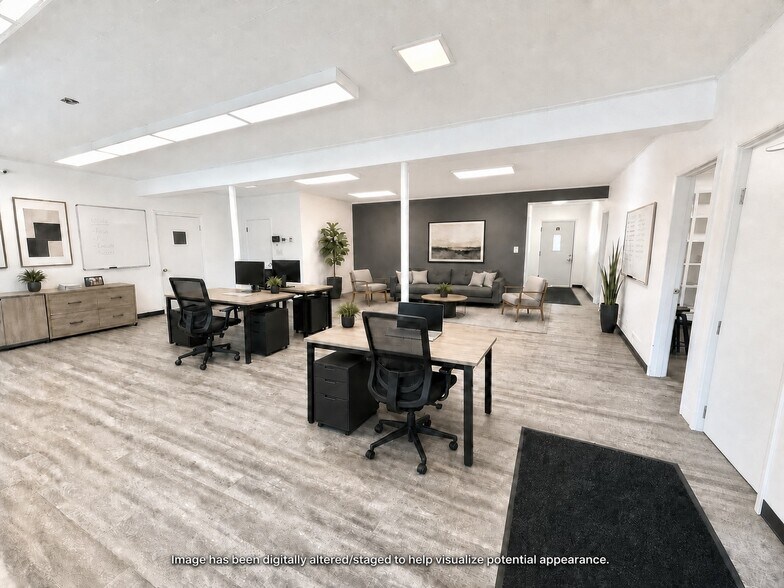 707 N Lumber St, Bloomington, IL à vendre - Photo du bâtiment - Image 2 de 17