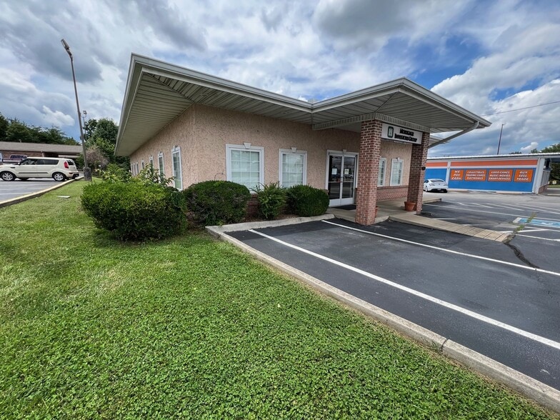 1307 West Ave, Crossville, TN à louer - Photo du bâtiment - Image 2 de 9