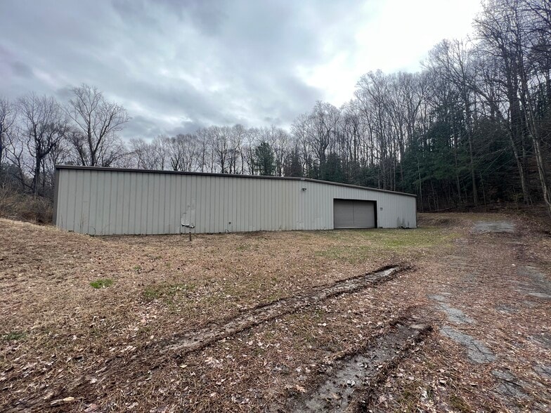 11949 Hogans Aly, Chester, VA for sale - Building Photo - Image 3 of 6