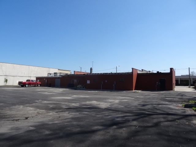 323-329 Person St, Fayetteville, NC for lease - Building Photo - Image 2 of 12