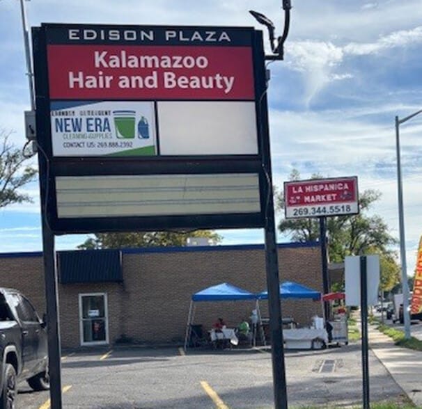 1601-1613 Portage St, Kalamazoo, MI for lease - Building Photo - Image 3 of 15