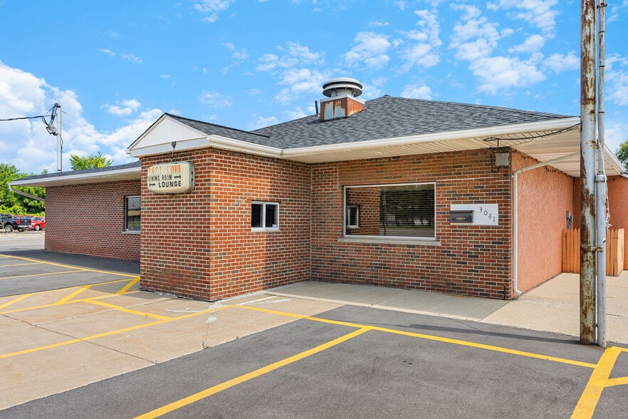 3041 Military Rd, Niagara Falls, NY à vendre - Photo du bâtiment - Image 2 de 59