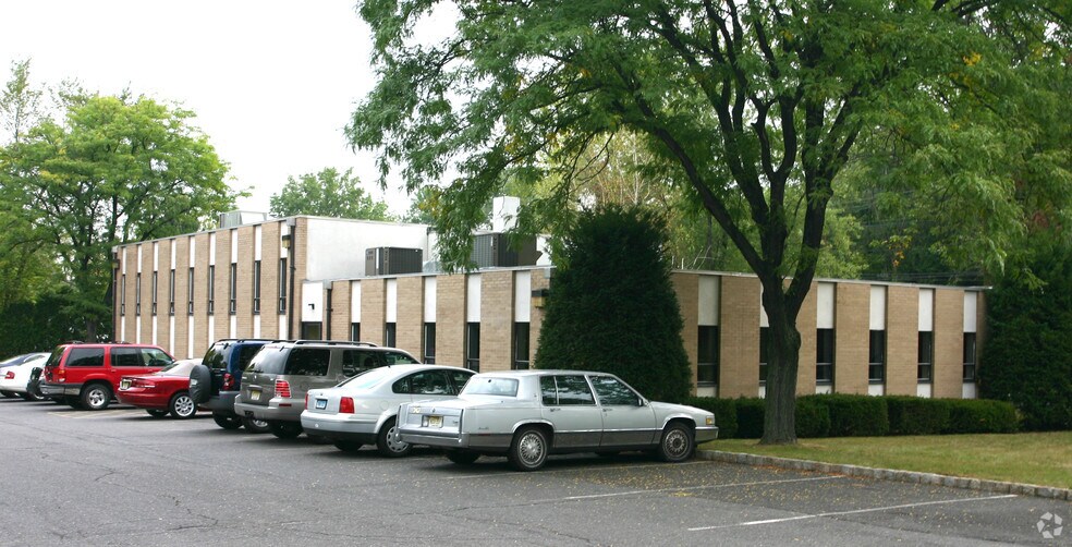 309 South St, New Providence, NJ à louer - Photo du bâtiment - Image 2 de 27