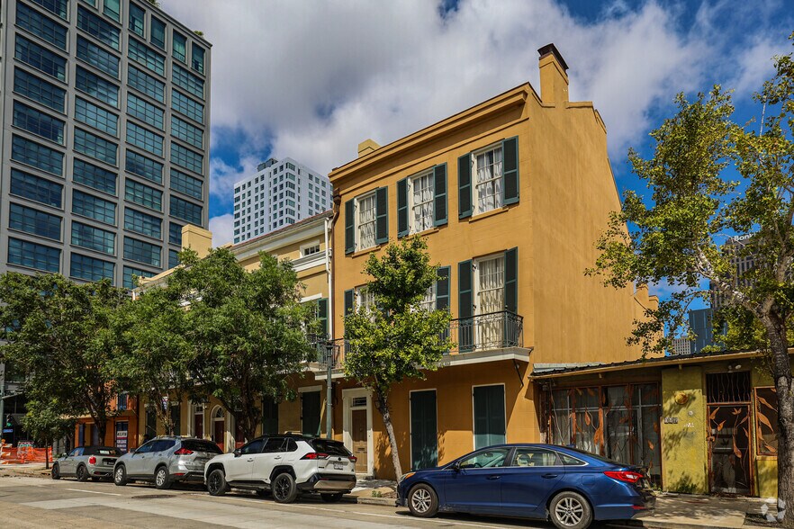 933-941 Julia St, New Orleans, LA for lease - Building Photo - Image 2 of 3