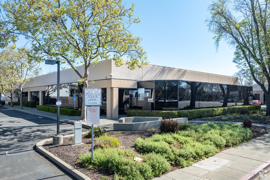 10940-10990 Bigge St, San Leandro, CA à louer - Photo du bâtiment - Image 2 de 8