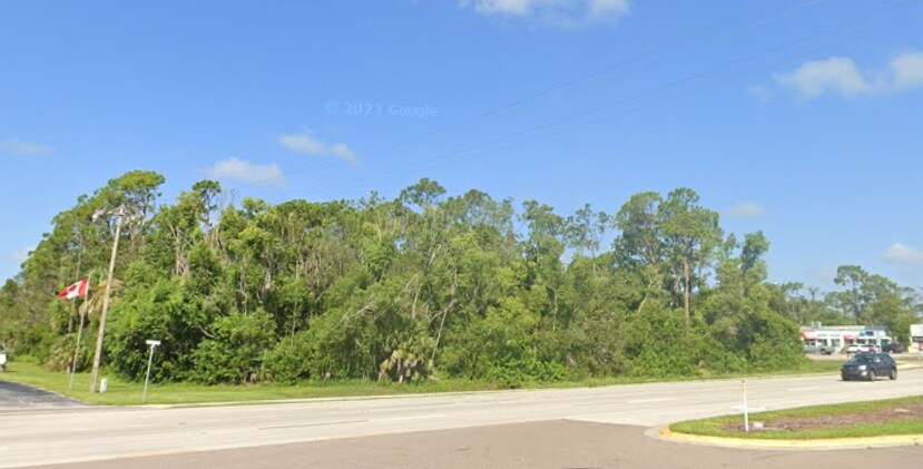 N Tamiami Trl, North Fort Myers, FL à vendre Photo du bâtiment- Image 1 de 7