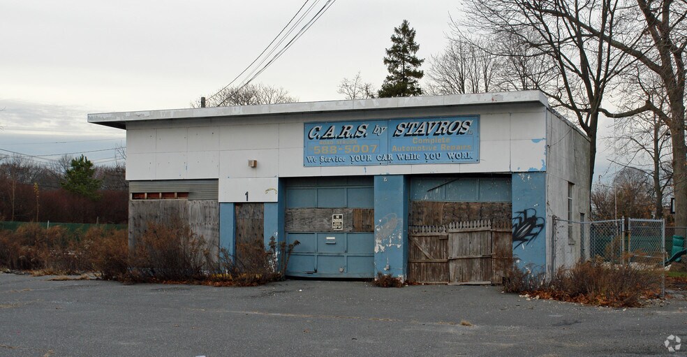 1 Railroad Ave, Ronkonkoma, NY à vendre - Photo du bâtiment - Image 2 de 6