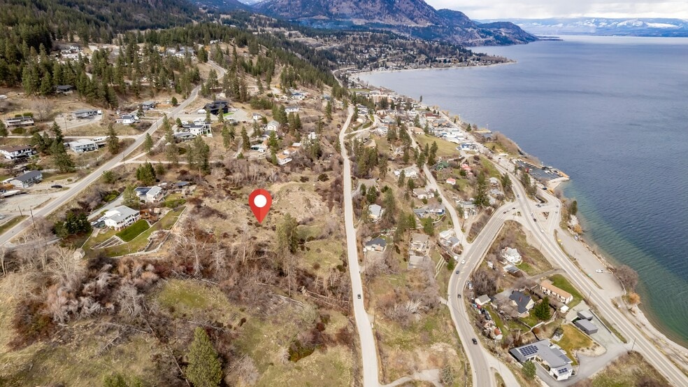 5890 Columbia Av, Peachland, BC à vendre - Aérien - Image 2 de 5