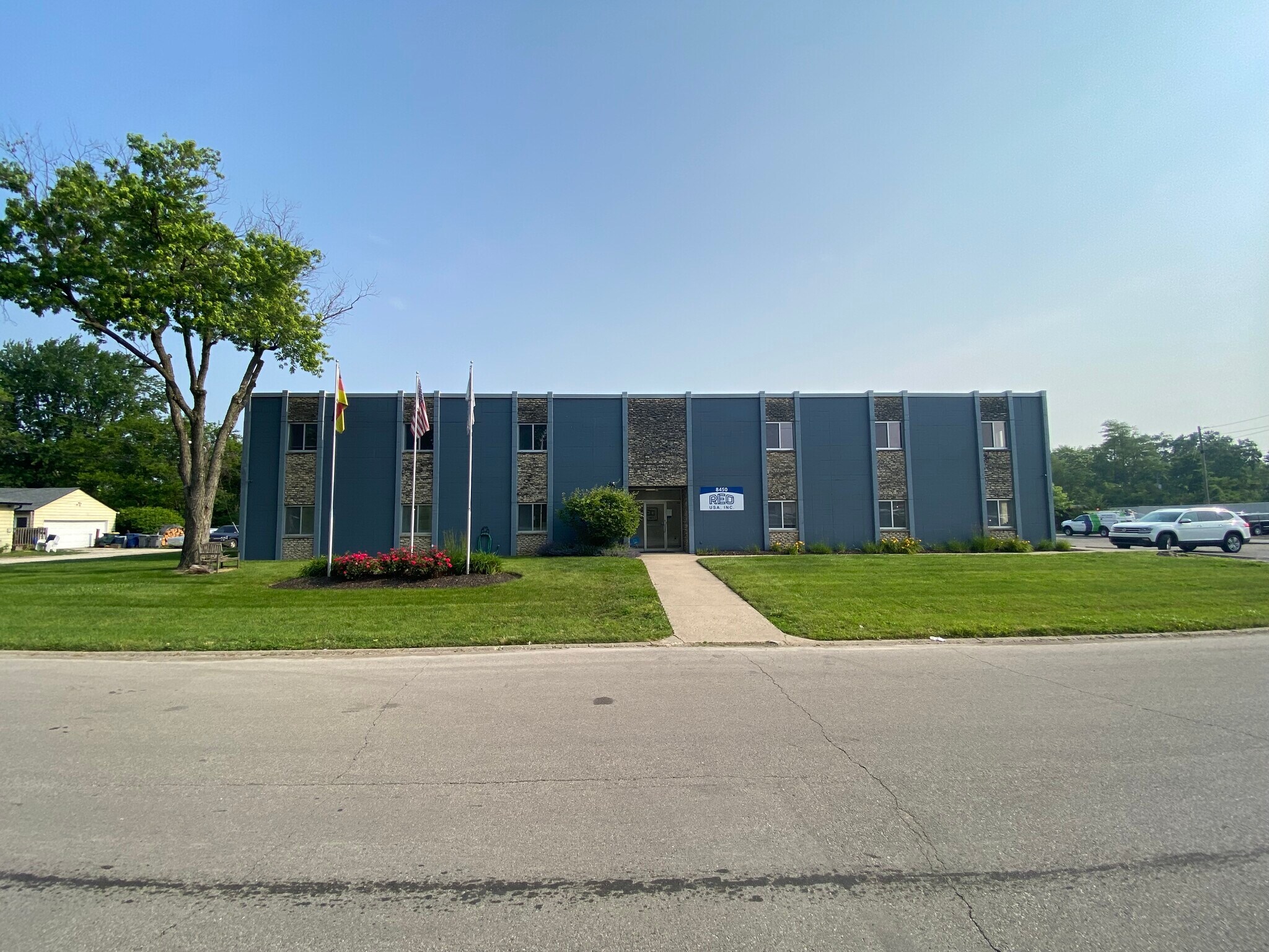 8450 E 47th St, Indianapolis, IN à vendre Photo du bâtiment- Image 1 de 6