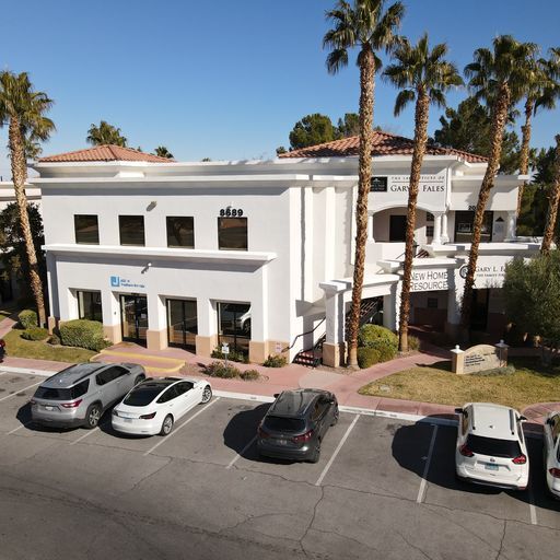 8689 W Sahara Ave, Las Vegas, NV à louer - Photo du bâtiment - Image 2 de 8