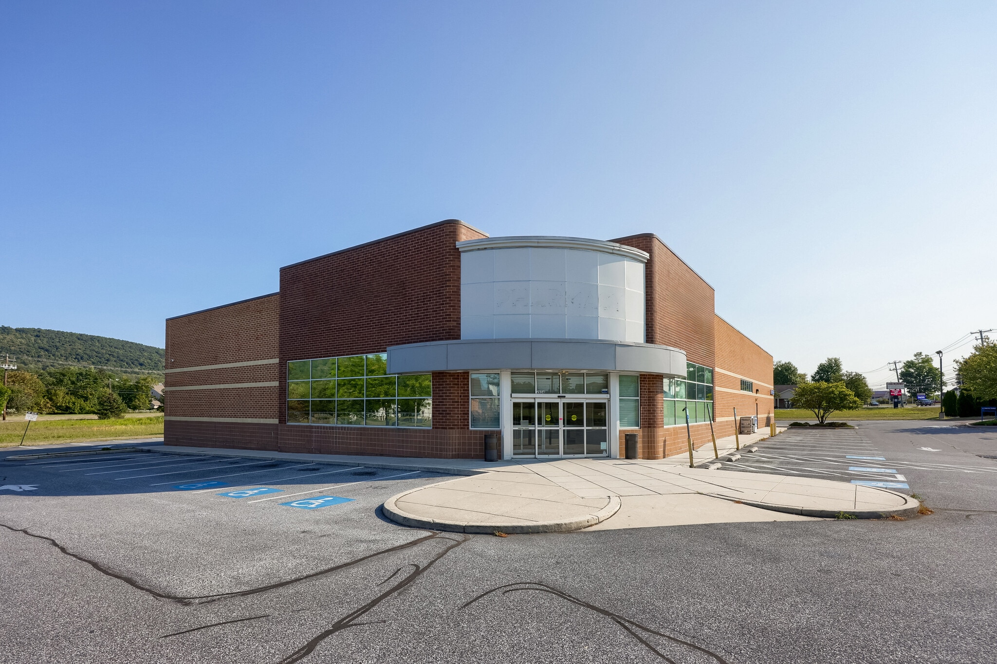 2604 Linglestown Rd, Harrisburg, PA for lease Building Photo- Image 1 of 3