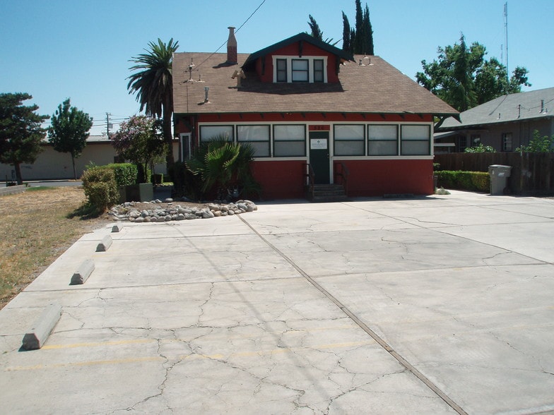 526 K St, Los Banos, CA for lease - Building Photo - Image 3 of 6