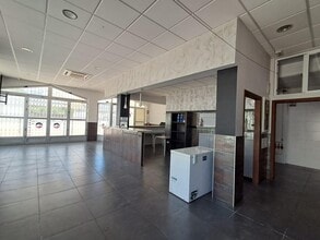 Retail in Santa Pola, Alicante for lease Interior Photo- Image 2 of 7