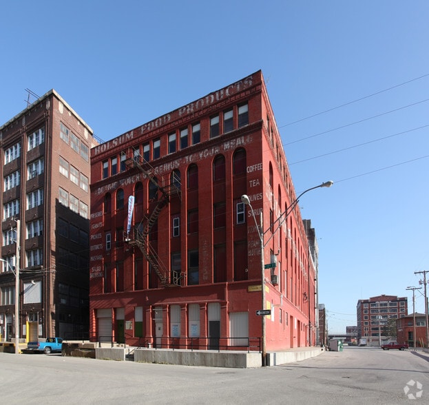 1200 W 12th St, Kansas City, MO for sale - Primary Photo - Image 1 of 2