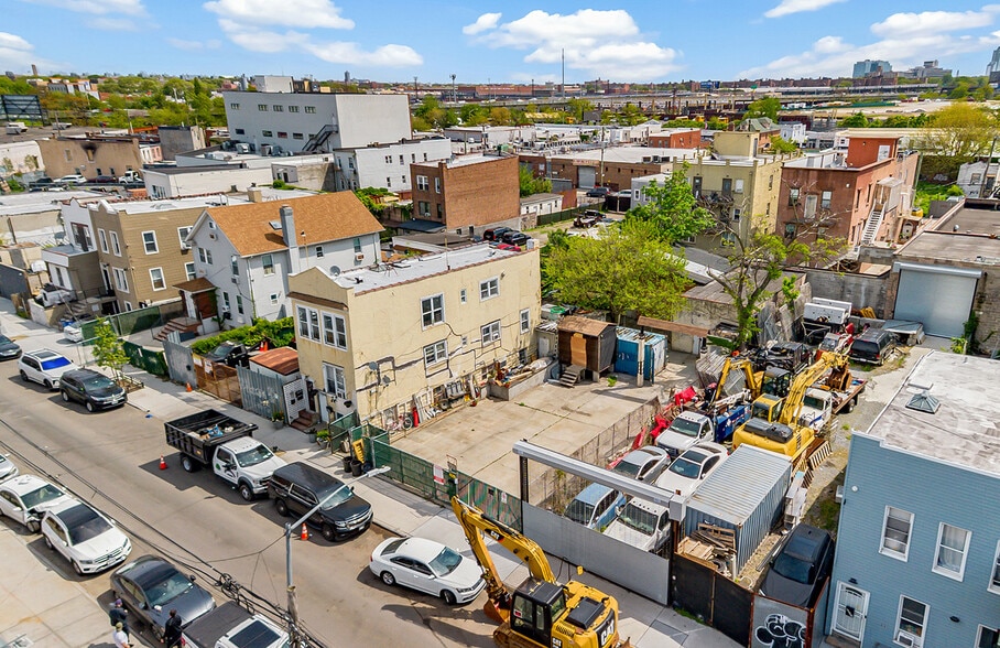 2729 W 16th St, Brooklyn, NY à vendre - Photo du bâtiment - Image 2 de 5