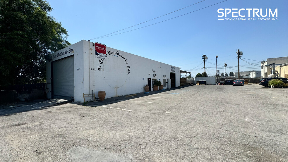 8907-8917 Woodman Ave, Panorama City, CA for sale - Building Photo - Image 1 of 1