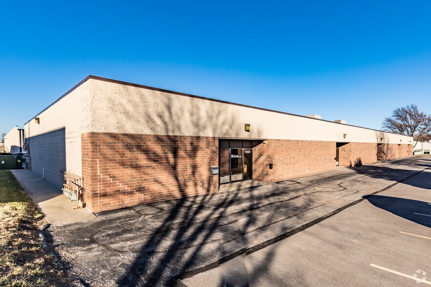 11500-11530 W 90th St, Overland Park, KS à louer - Photo du bâtiment - Image 2 de 6