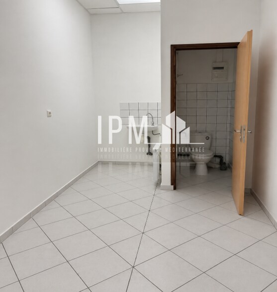 2 Bd Piot, Roquevaire à louer - Photo du bâtiment - Image 2 de 5