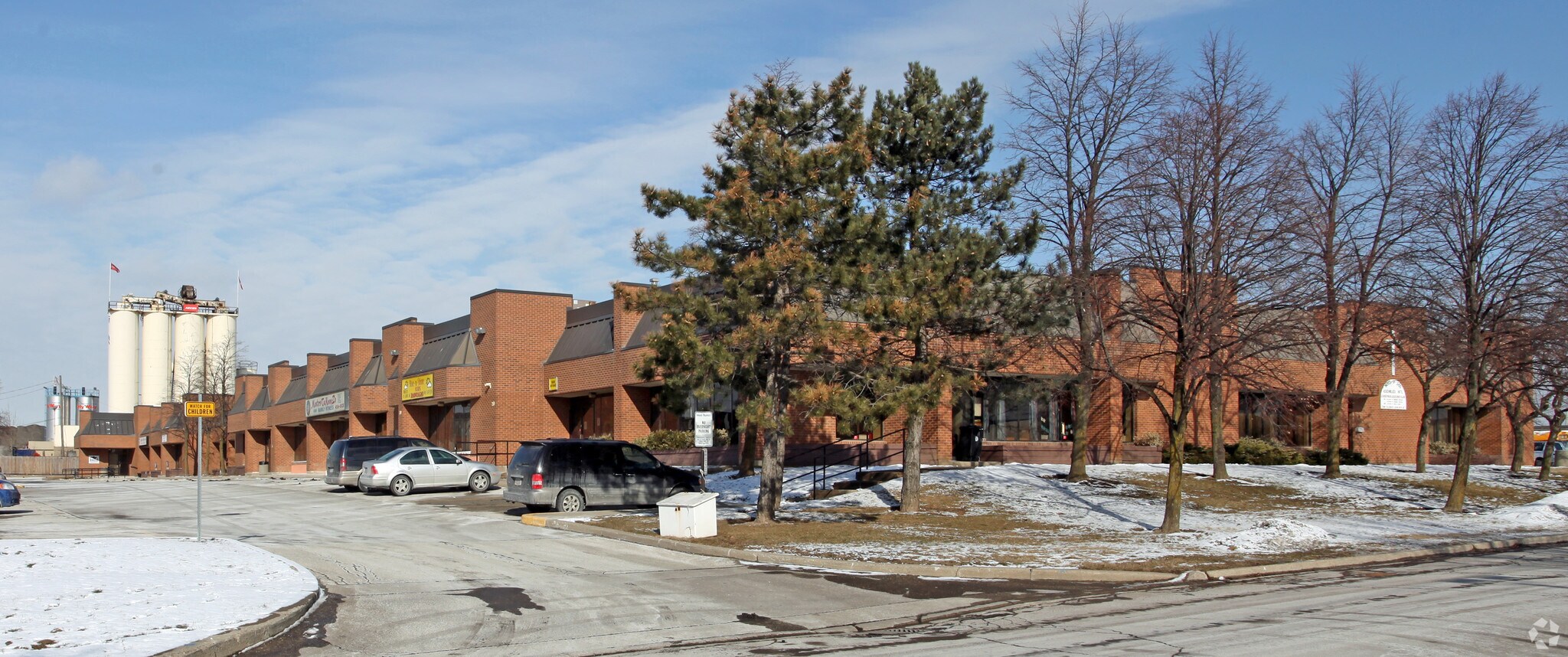 35 Van Kirk Dr, Brampton, ON à vendre Photo principale- Image 1 de 4