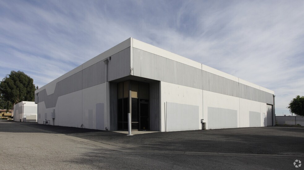 9014 Benson Ave, Montclair, CA for lease - Building Photo - Image 2 of 5