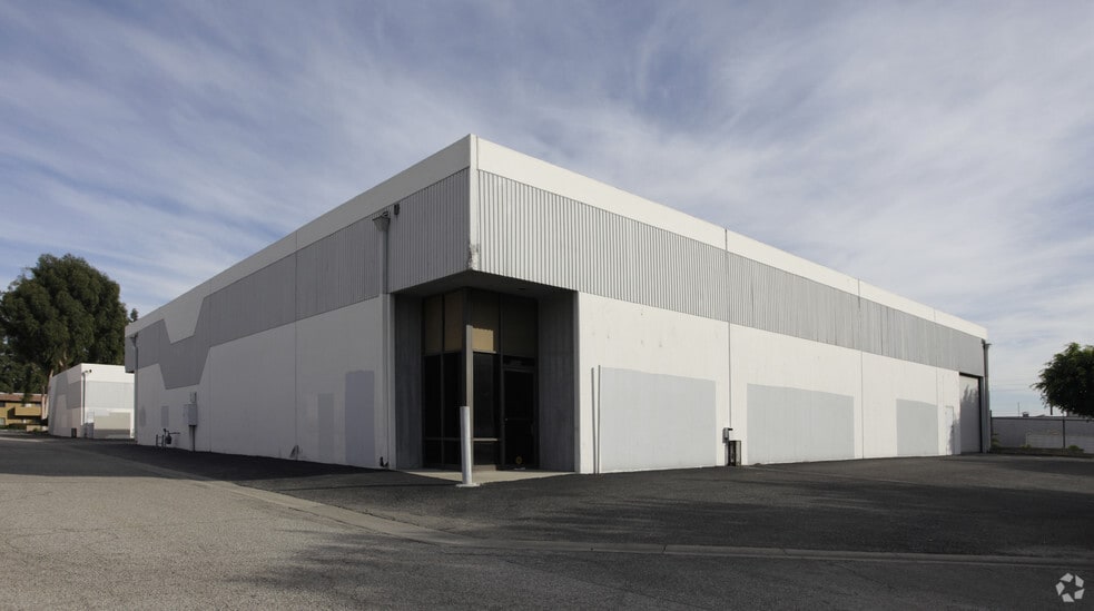 9014 Benson Ave, Montclair, CA à louer - Photo du bâtiment - Image 2 de 5