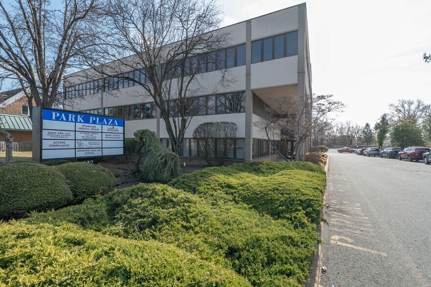 622 Georges Rd, North Brunswick, NJ à vendre - Photo du bâtiment - Image 3 de 10