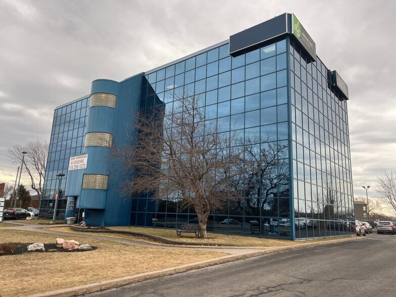 200 Rue Macdonald, St-Jean, QC for sale - Primary Photo - Image 1 of 1